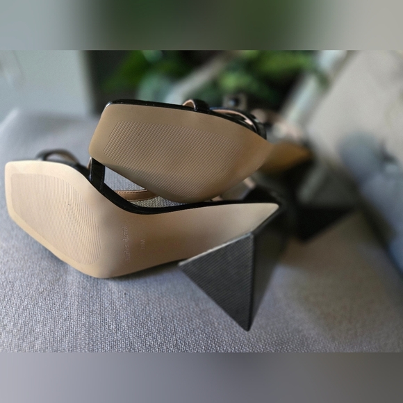 NWOT Charles David "Tucker" Black Patent Leather Geometric Block Heels ~ 7½ - Picture 9 of 9